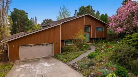 135 NW Robert St, Pullman, WA 99163 photo 1