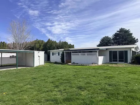 3324 W 19th Ave #42, Kennewick, WA 99338
