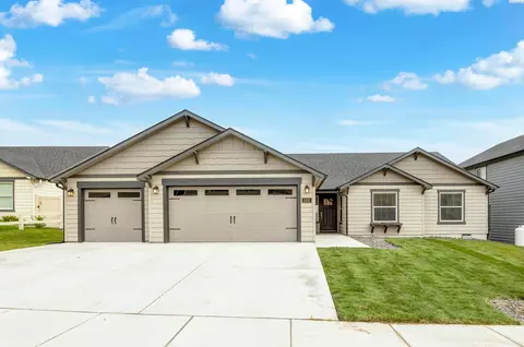 1419 SW Kelandren Dr, Prosser, WA 99350