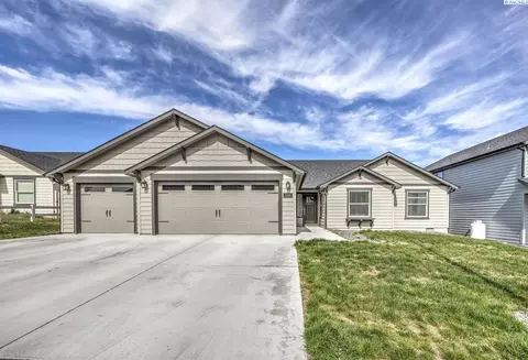 1419 SW Kelandren Dr, Prosser, WA 99350