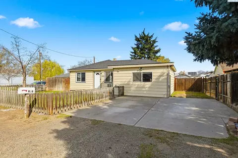 906 W Entiat Ave, Kennewick, WA 99336