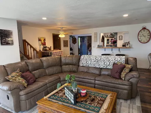 Living - 6105 W Sylvester St, Pasco, WA 99301 photo 2 of 6
