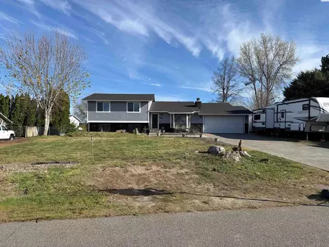 6105 W Sylvester St, Pasco, WA 99301