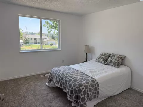 Bedroom - 6105 W Sylvester St, Pasco, WA 99301 photo 3 of 6