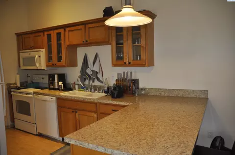 Kitchen - 1645 NE Merman Dr #B-301, Pullman, WA 99163 photo 5 of 5