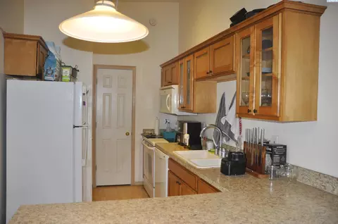 Kitchen - 1645 NE Merman Dr #B-301, Pullman, WA 99163 photo 2 of 5