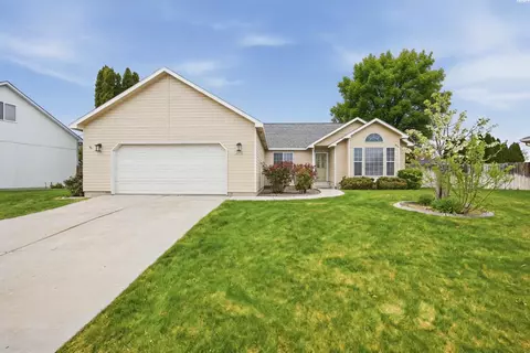 2714 S Zillah Ct, Kennewick, WA 99337