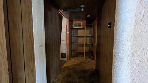 Entry Way - 321 NW Cleveland St, Pullman, WA 99163 photo 1 of 1
