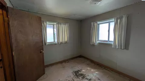 Bedroom - 321 NW Cleveland St, Pullman, WA 99163 photo 5 of 7