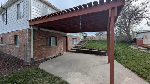 Exterior - 321 NW Cleveland St, Pullman, WA 99163 photo 4 of 4