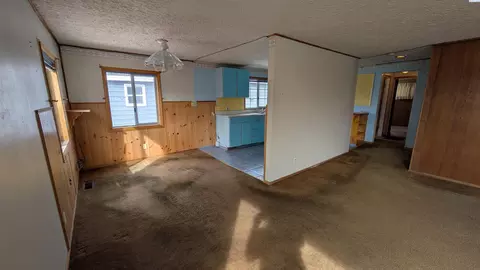 Living - 321 NW Cleveland St, Pullman, WA 99163 photo 5 of 9