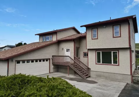 Exterior - 1890 SE Johnson Ave, Pullman, WA 99163 photo 2 of 2