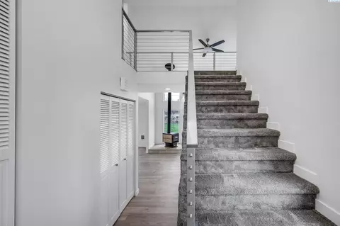 Entry Way - 1890 SE Johnson Ave, Pullman, WA 99163 photo 1 of 3
