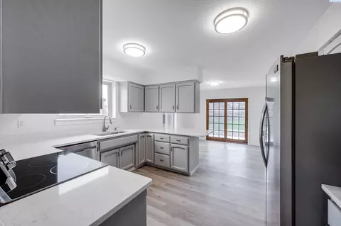 Kitchen - 1890 SE Johnson Ave, Pullman, WA 99163 photo 1 of 5