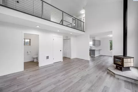 Living - 1890 SE Johnson Ave, Pullman, WA 99163 photo 6 of 7