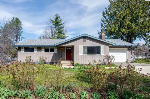 Exterior - 1810 NW Deane St, Pullman, WA 99163 photo 8 of 9