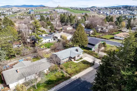 View/Area - 1810 NW Deane St, Pullman, WA 99163 photo 6 of 7