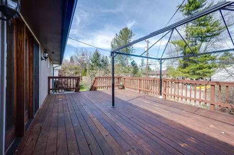 Exterior - 1810 NW Deane St, Pullman, WA 99163 photo 2 of 9