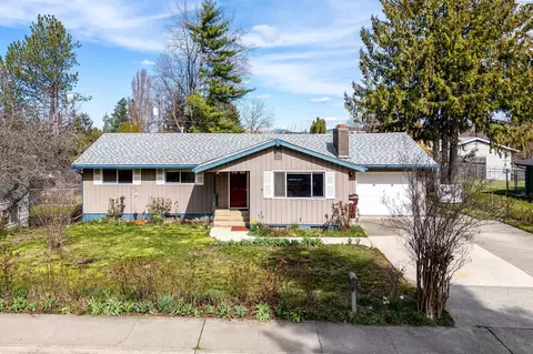 Exterior - 1810 NW Deane St, Pullman, WA 99163 photo 5 of 9