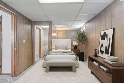Bedroom - 1810 NW Deane St, Pullman, WA 99163 photo 4 of 4