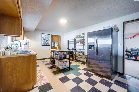 Kitchen - 1810 NW Deane St, Pullman, WA 99163 photo 5 of 5