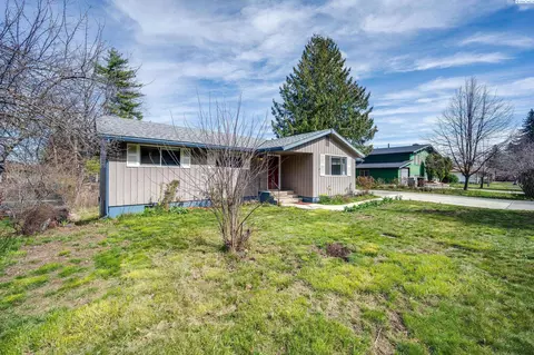 Exterior - 1810 NW Deane St, Pullman, WA 99163 photo 7 of 9