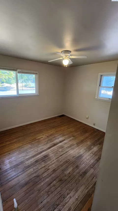 805 NW Clifford, Pullman, WA 99163 photo 16