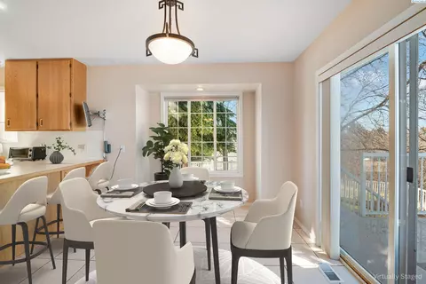 Dining - 640 SE Crestview St, Pullman, WA 99163 photo 2 of 3
