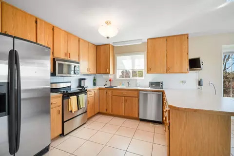Kitchen - 640 SE Crestview St, Pullman, WA 99163 photo 1 of 1