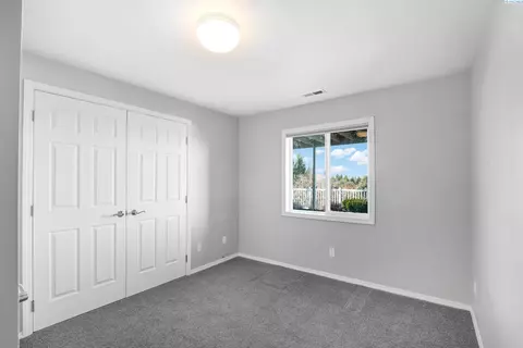 Bedroom - 640 SE Crestview St, Pullman, WA 99163 photo 6 of 8