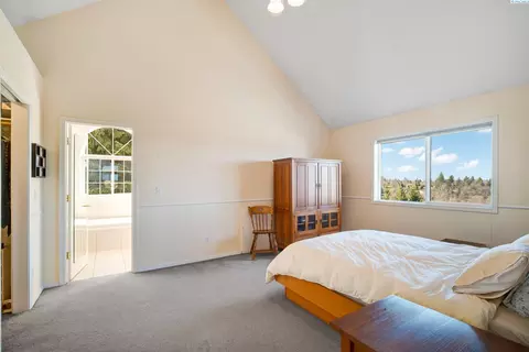 Bedroom - 640 SE Crestview St, Pullman, WA 99163 photo 5 of 9