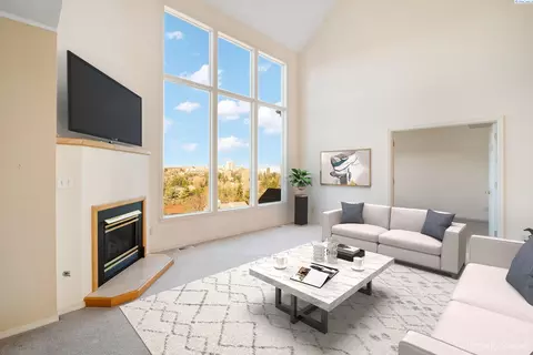 Living - 640 SE Crestview St, Pullman, WA 99163 photo 1 of 5
