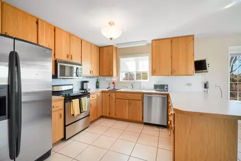 Kitchen - 640 SE Crestview St, Pullman, WA 99163 photo 1 of 1
