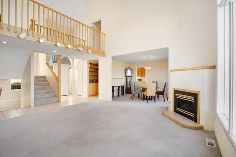 Living - 640 SE Crestview St, Pullman, WA 99163 photo 3 of 4