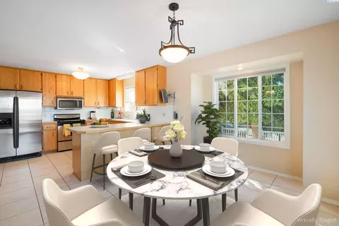 Dining - 640 SE Crestview St, Pullman, WA 99163 photo 1 of 3
