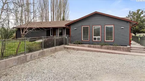 168802 W Johnson Rd, Prosser, WA 99350