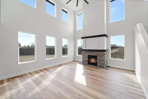 Living - 8406 Silver Mound Dr, Pasco, WA 99301 photo 3 of 5