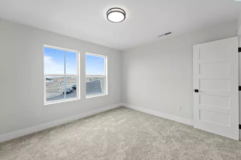 Bedroom - 8406 Silver Mound Dr, Pasco, WA 99301 photo 7 of 8