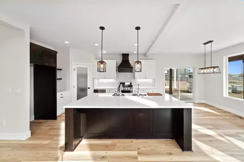 Kitchen - 8406 Silver Mound Dr, Pasco, WA 99301 photo 12 of 12