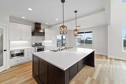 Kitchen - 8406 Silver Mound Dr, Pasco, WA 99301 photo 8 of 12