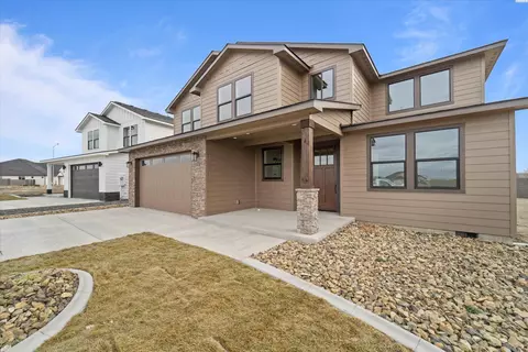 Exterior - 8406 Silver Mound Dr, Pasco, WA 99301 photo 4 of 5