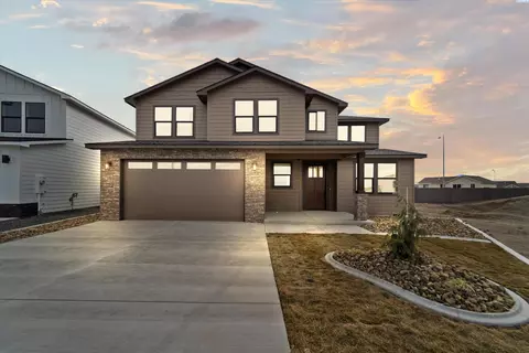 8406 Silver Mound Dr, Pasco, WA 99301