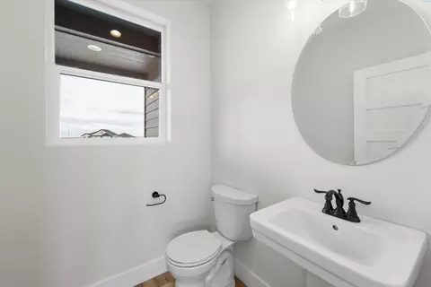 Bath - 8406 Silver Mound Dr, Pasco, WA 99301 photo 5 of 5
