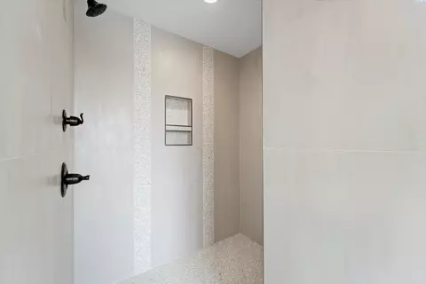 Bath - 8406 Silver Mound Dr, Pasco, WA 99301 photo 2 of 5