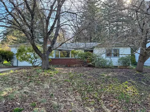 1040 NE Lake St, Pullman, WA 99163