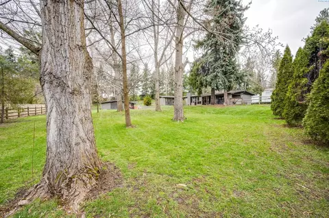 Exterior - 1765 SW Baldwin Dr, Pullman, WA 99163 photo 9 of 10