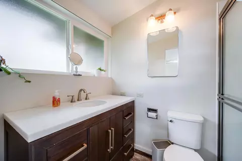 Bath - 1765 SW Baldwin Dr, Pullman, WA 99163 photo 1 of 2