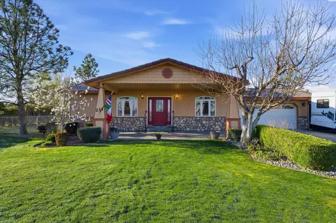 237 Reeds Rd, Touchet, WA 99360