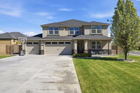 824 Meadows Dr S, Richland, WA 99352