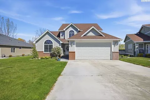 110 Erica Dr, Richland, WA 99352